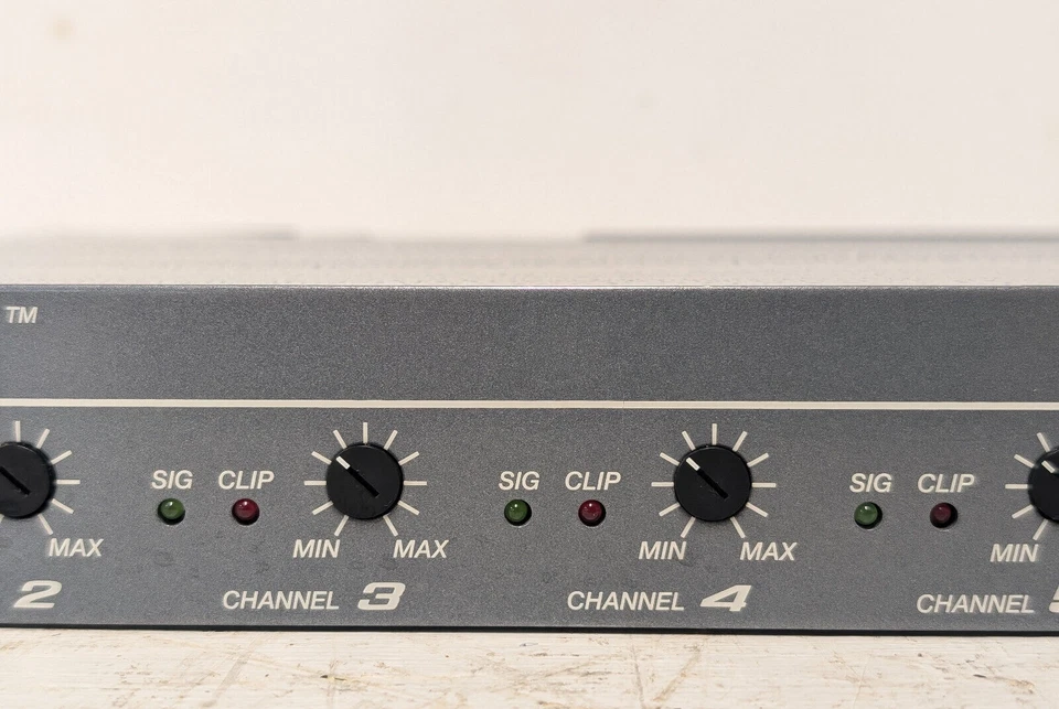 Peavey A/A - 8P ~ Eight Channel Preamp Architectural Acoustics - Image 3 of 4