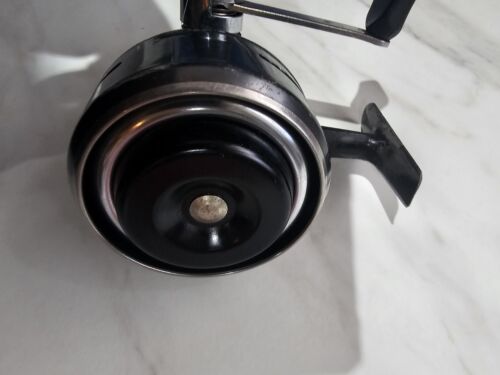 Abu 508 Closed Face Fishing Reel - Right Hand Wind - Working - Picture 8 of 8