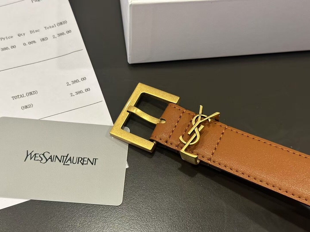 Cintura Saint Laurent classica in pelle bovina con logo lettera