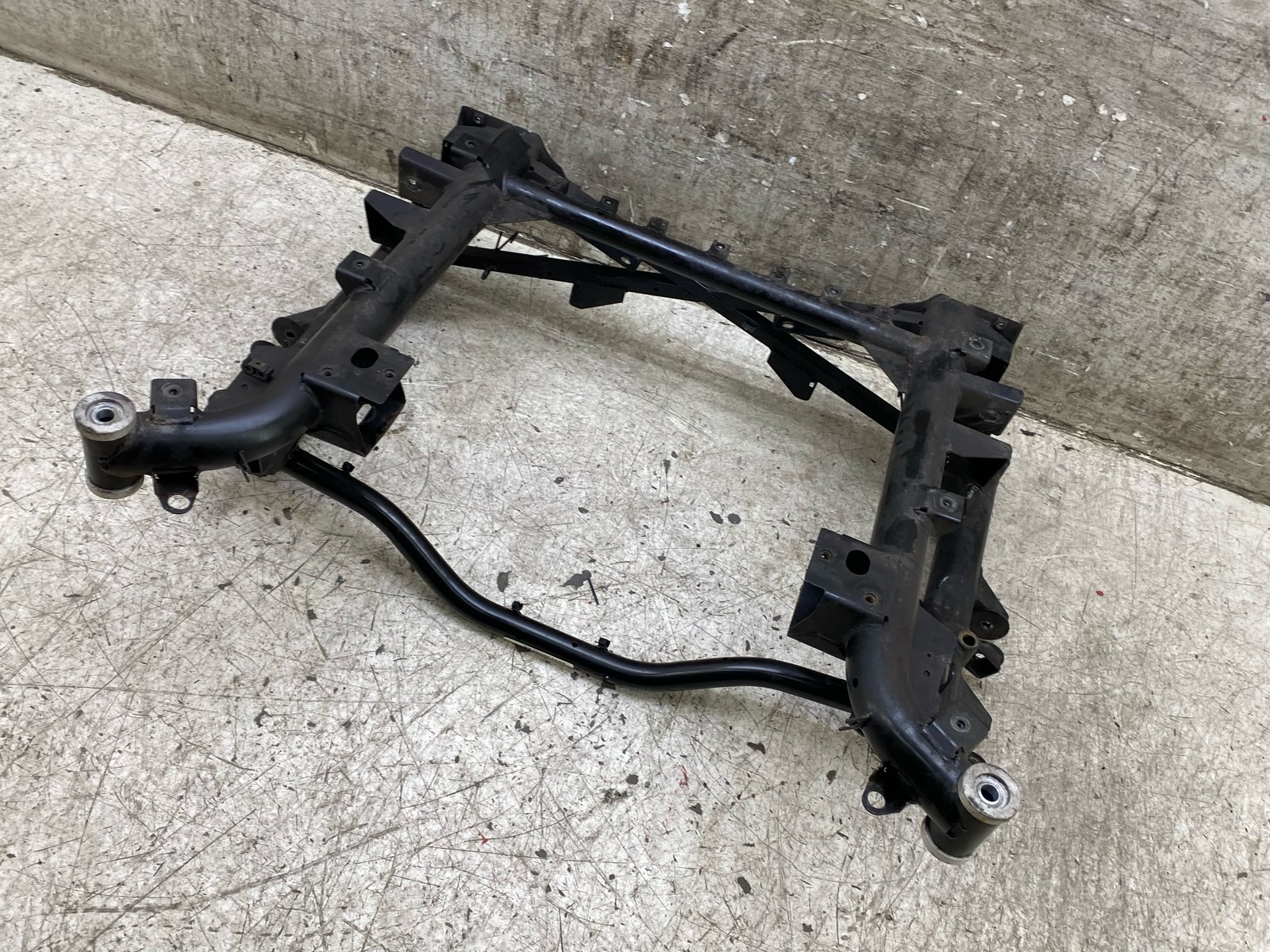 2009 Aston Martin Vantage Rear Subframe Suspension Crossmember 9G33-5R003-AB