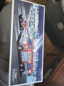 Hess 2005 Emergency Truck With Rescue Vehicle - Batteries Not Included