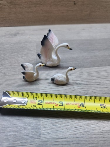 Bone China Miniatur Figuren weiß rosa schwarz Schwan Familie Set Japan 3 Stück - Bild 2 von 2