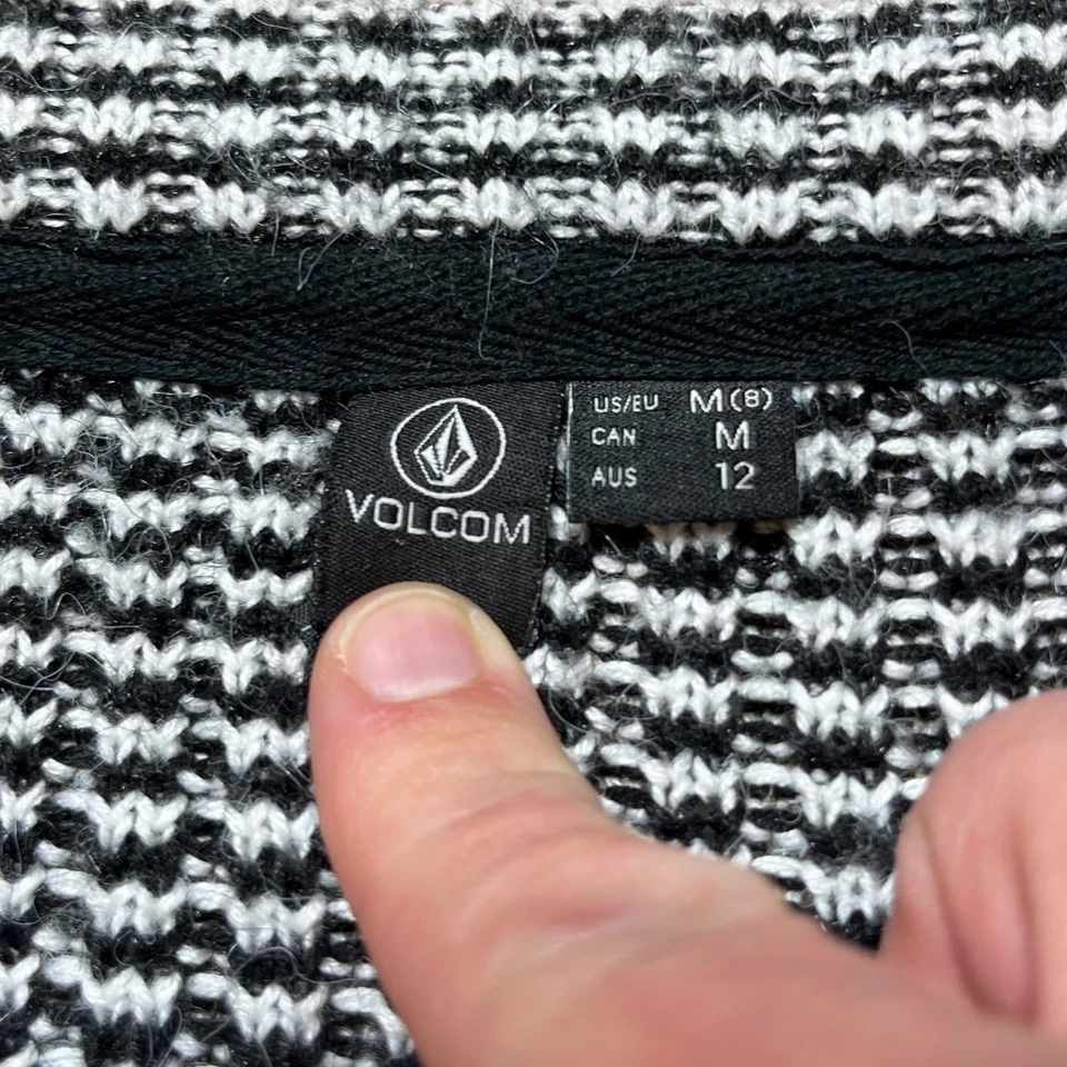 Volcom Black White Knit Jumper M Oversized Crew Neck Striped Streetwear - Image 2 of 4