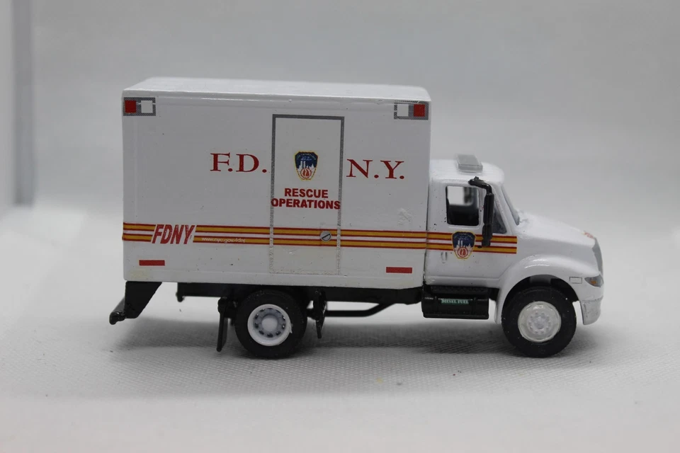 1/64 Greenlight Custom FDNY Rescue Services Utility - Kitbash Fire Rescue ¡RARO! Foto 4 de 4
