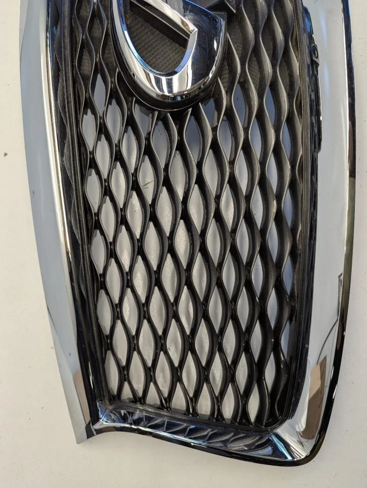 Rejilla superior con cámara de visión frontal compatible con 16-19 INFINITI QX60 782789 Foto 3 de 4