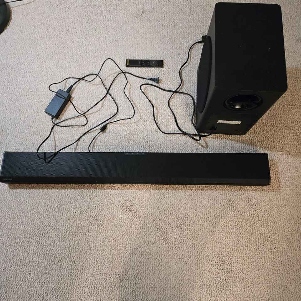Barra de sonido samsung hw-q70t con subwoofer inalámbrico, control remoto, Dolby Atmos DTX-X Foto 4 de 4
