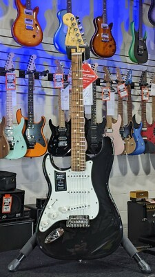 Fender Player Stratocaster Left-handed - Black with Pau Ferro Fingerboard! 432 
