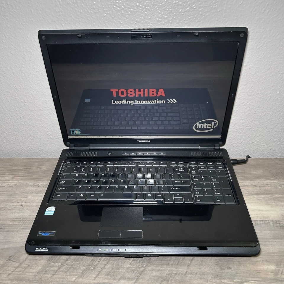 Toshiba Satellite L355 Laptop 17" Factory Windows XP Pro Complete Working Unit - Image 2 of 4