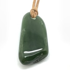 Siberian Jade Pebble Pendant Chromium Green Nephrite Jade Necklace Siberia 113