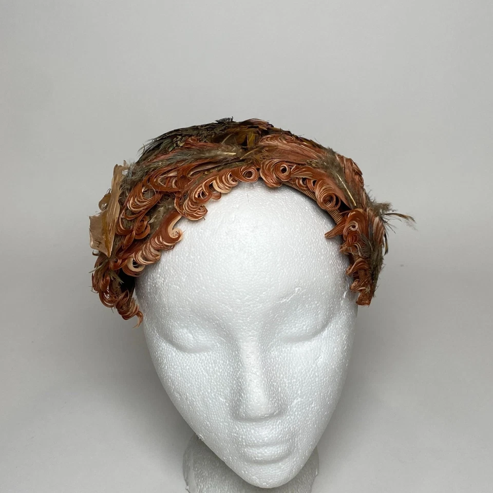 Tocado Fascinador Pluma De Colección Sombrero Emily Fifth Avenue Diadema Aleta Foto 3 de 4