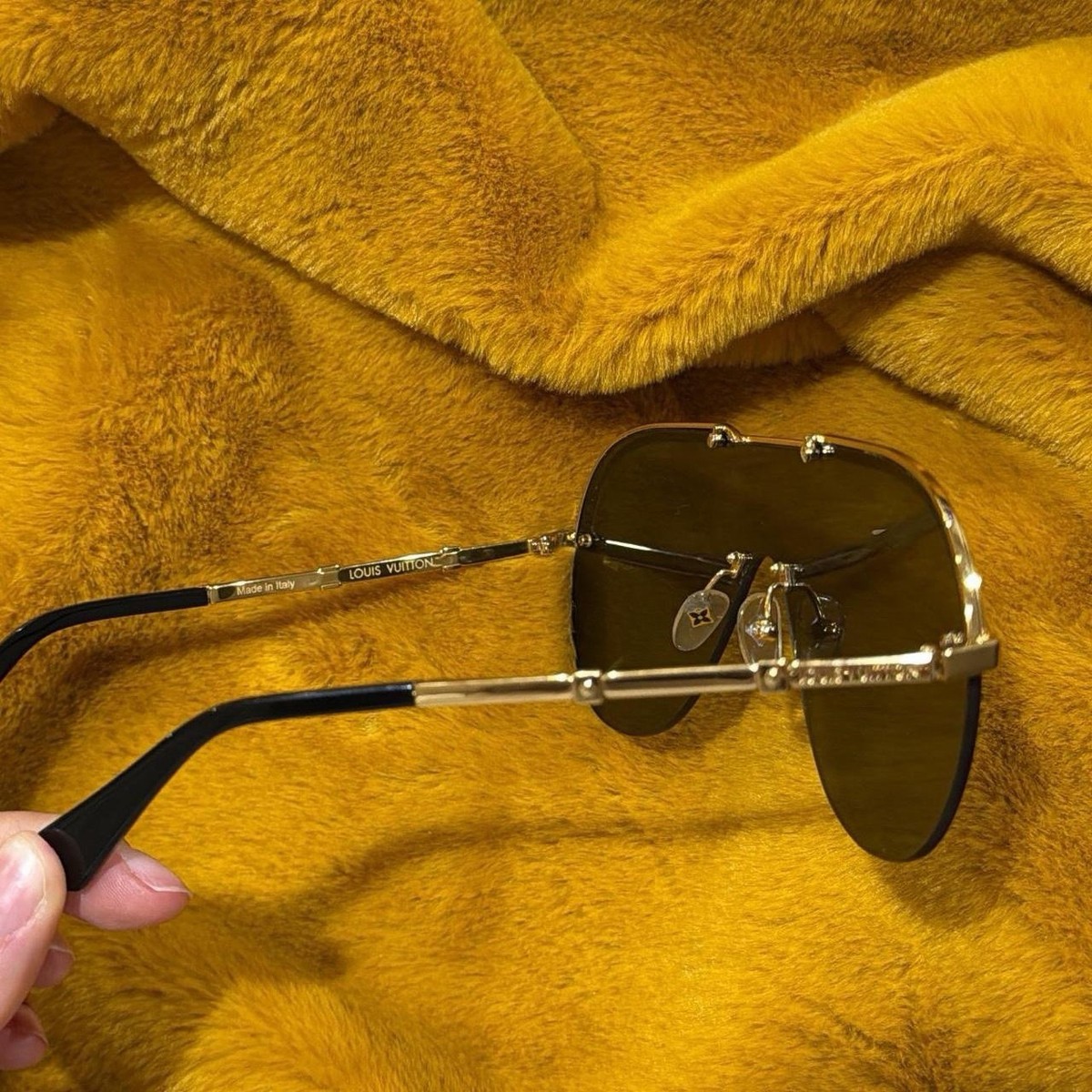 Louis Vuitton Aviator Sunglasses Gold Frame Black Tinted Lens