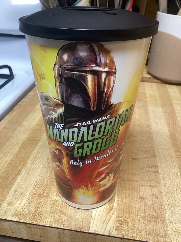 The Mandalorian And Grogu Theatre Cup With Lid New!