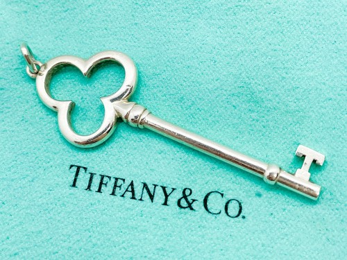 Ciondolo chiave grande trifoglio Tiffany & Co. argento sterling 2" con sacchetto - Foto 1 di 7