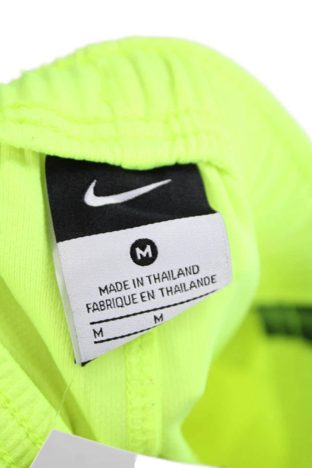 Shorts esportivo Nike masculino com cordão elástico cintura verde neon tamanho M - Imagem 3 de 4