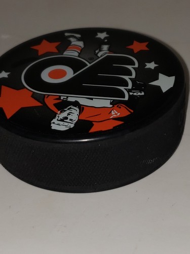 PHILADELPHIA FLYERS WIVES FIGHT FOR LIVES CARNIVAL 2004 HOCKEY PUCK - Picture 10 of 12