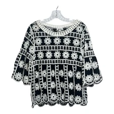 Kindred Black White 3/4 sleeve Scalloped Crochet Embroidered Floral Top Size S