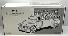 First Gear - 1955 Diamond-T Tow Truck - Kelly Springfield - 1:34 scale #19-1884