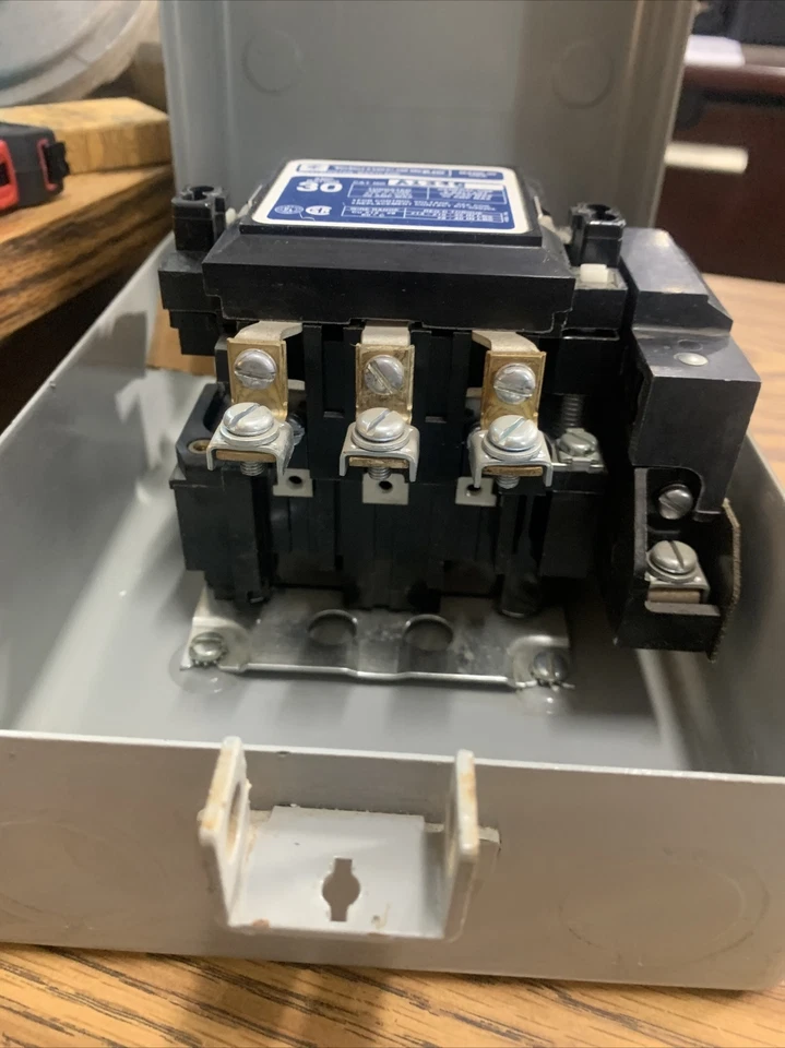 A134C Telemecanique 4-pole, 30 amp, Contactor New - Image 3 of 4