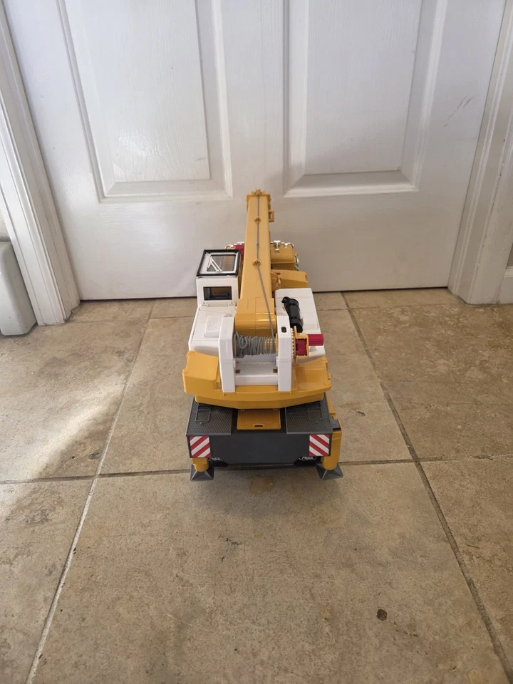 Bruder Mack Granite Liebherr Crane Truck 02818 Yellow 1:16 LTF 1045 Semi-Loader - Image 4 of 4