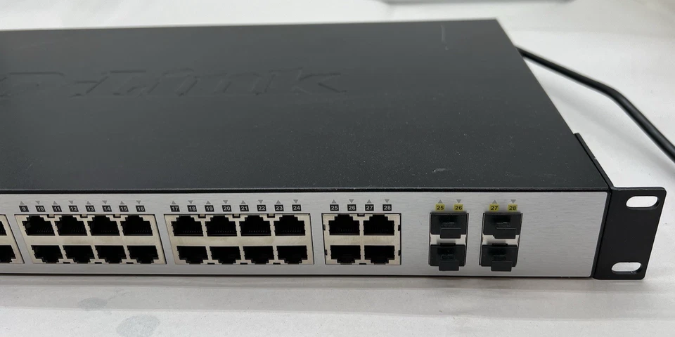 D-Link DGS-1210-28 28-Port Gigabit Web Smart Switch w/ Rack Mounts - Image 4 of 4