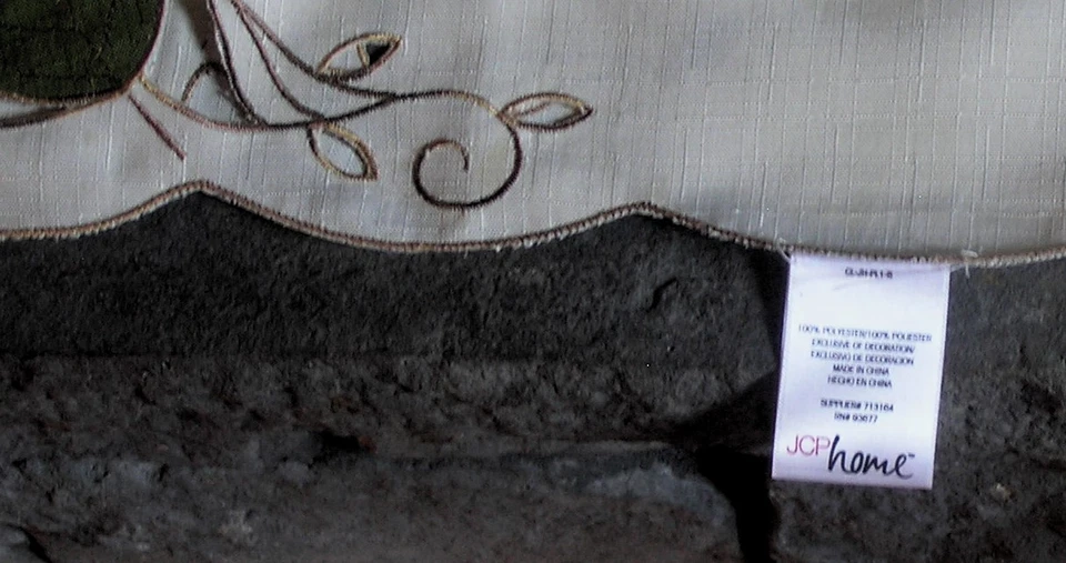 JCP HOME Fall Leaf TABLE RUNNER / MANTLE SCARF - Image 4 of 4