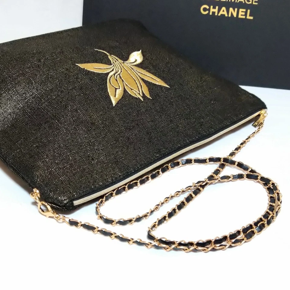 Bolso de Hombro CHANEL Vainilla Floral Bordado Dorado Negro Bolsa CHANEL Negro de Foto 4 de 4
