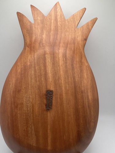 Kamani Wooden Pineapple three sectioned plate, - Picture 5 of 6