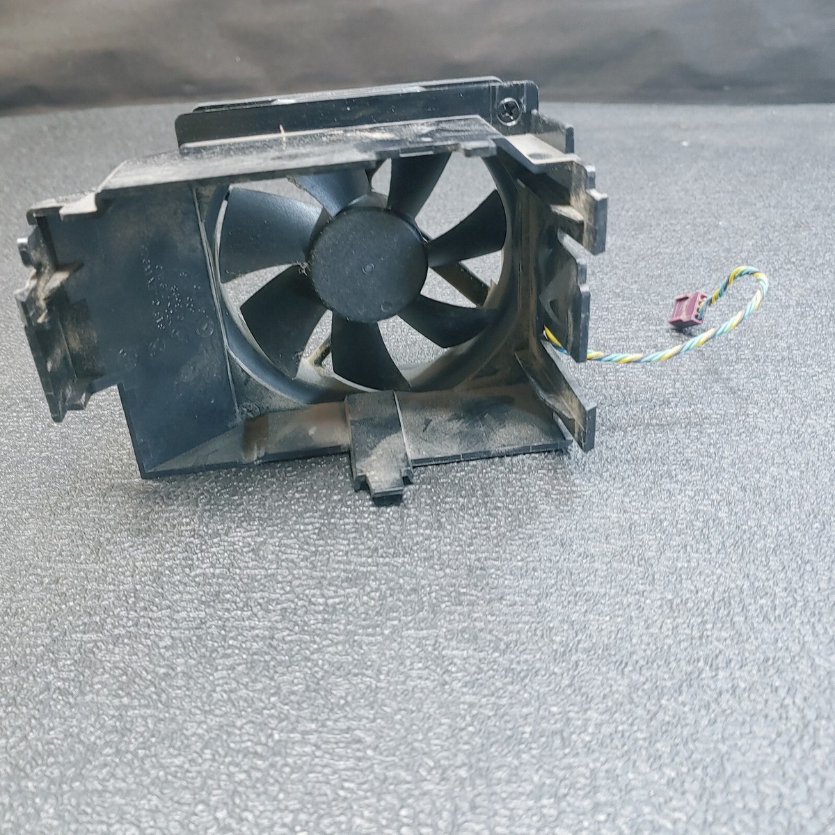 HP Case Fan PVA092G12H 92x92mm 4-Pin Z230 6200/6300/8200 HP Case Fan PVA092G12H 92x92mm 4-Pin Z230 6200/6300/8200