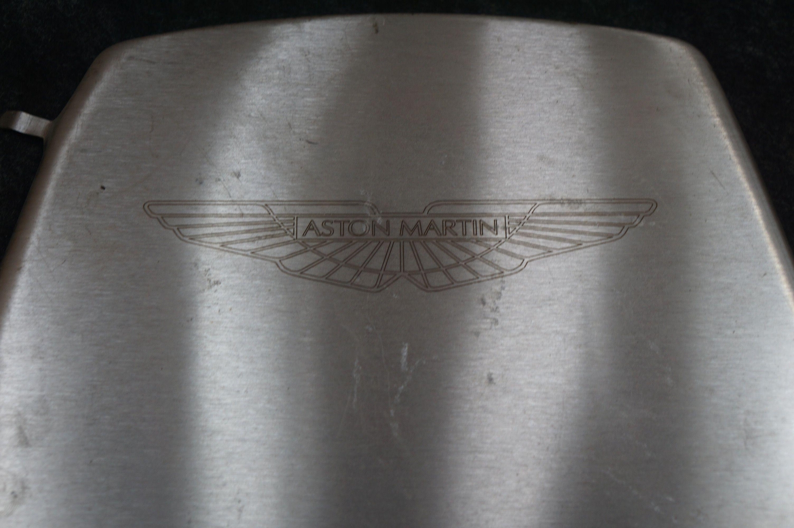 4.0l Twin Turbo V8 Engine Cover Panel OEM Aston Martin Dbx 707 2023 *Note*