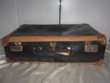 Ancienne valise en carton