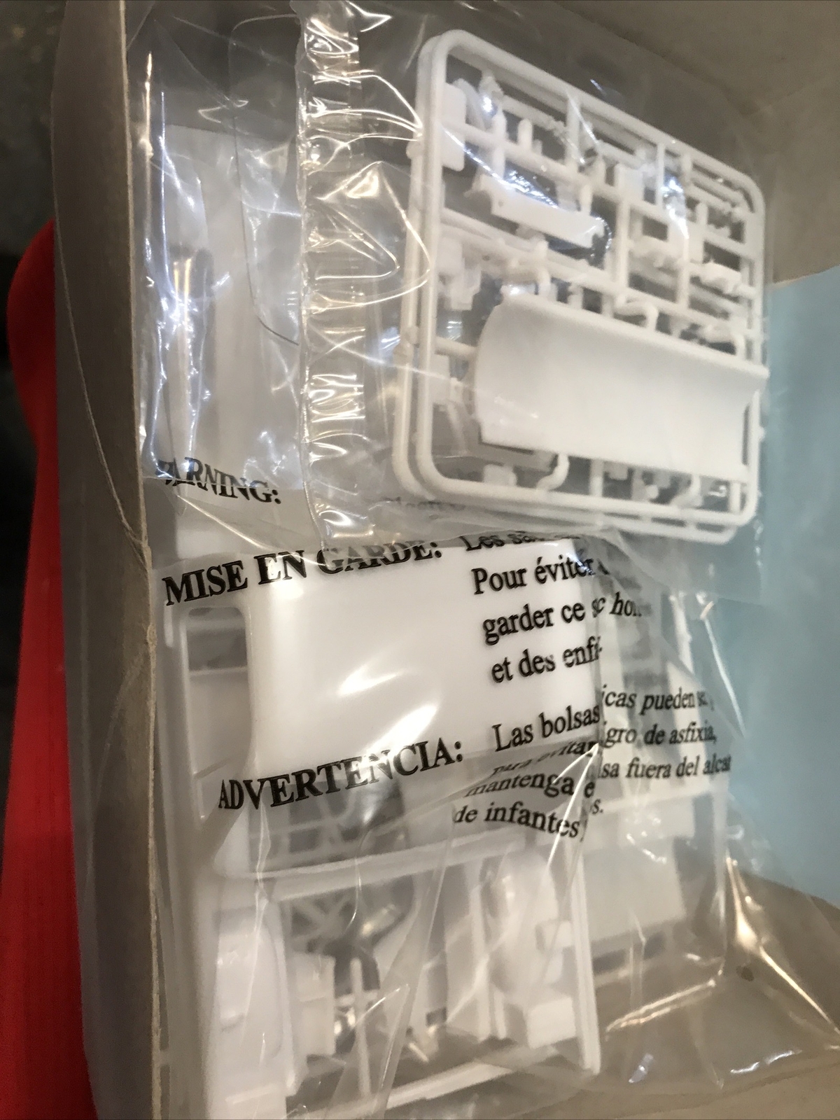 Revell GMC  Pickup with Snow Plow Model Kit #85-7222 -1:24 Interior Bags Sealed
