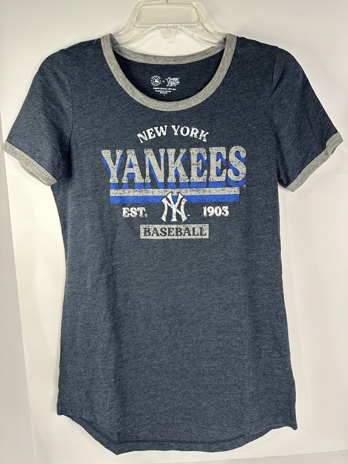 Cute Soft Fan Gear Campus Lifestyle New York Yankees Women’s T-Shirt Size Small