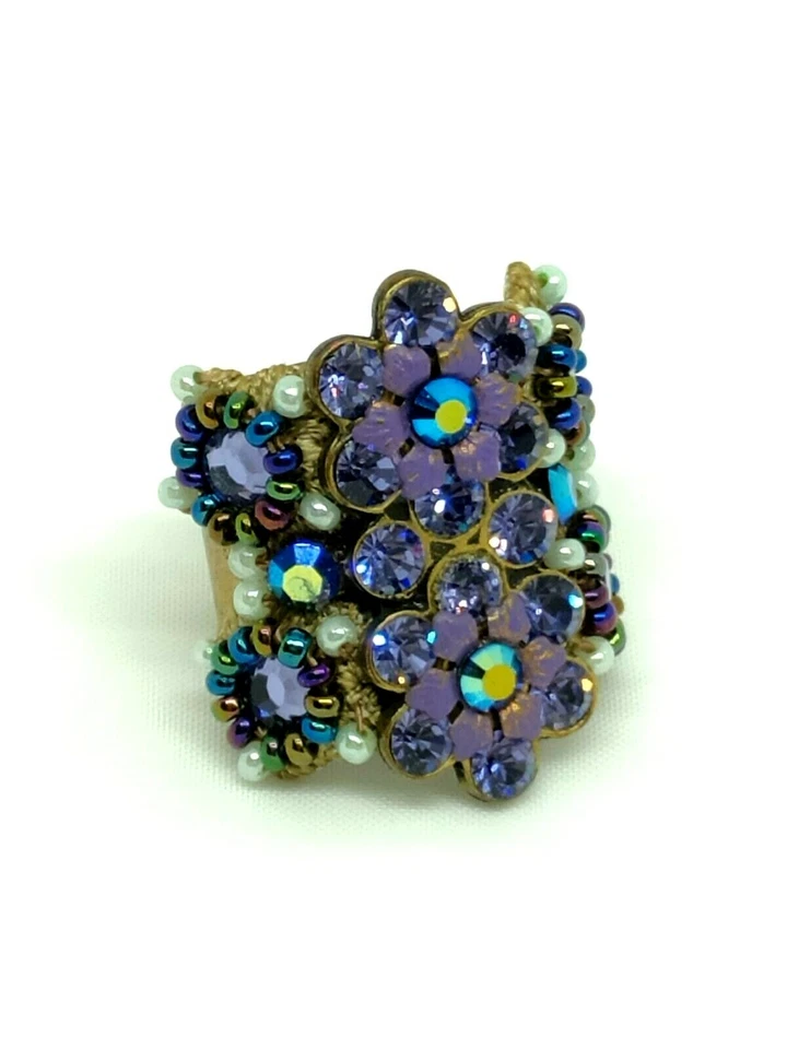 Anillo de cristal ajustable floral grande colorido tonos púrpura de Michal Negrin Foto 4 de 4