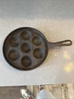 GRISWOLD NO. 32 CAST IRON AEBLESKIVER PAN NO. 962 ERIE PA DANISH 7 CUP, SEE PICS