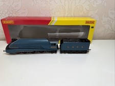 Hornby R2779 Class A4 4-6-2 4484 "Falcon" in LNER Blue