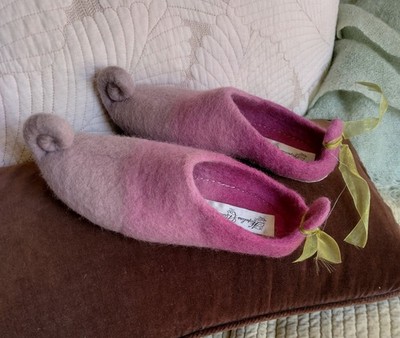 Elf/Pixie slippers, pink & gray, felted wool, curly toes, great shape/never worn