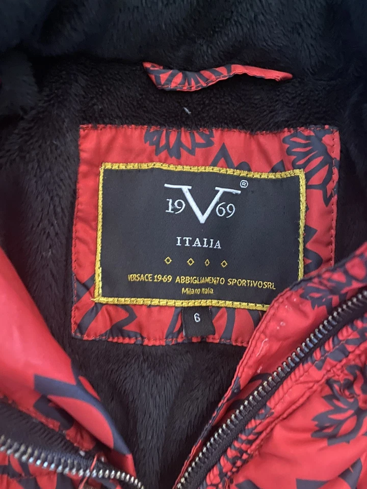 VERSACE, Girls, Red & Black Floral Puffer Jacket, Sz 5/6. - Image 2 of 4