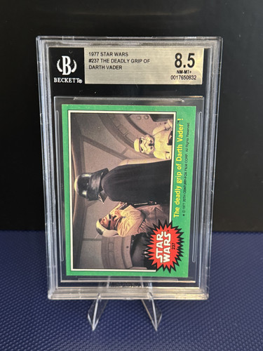 1977 Topps Star Wars #237 The deadly grip of Darth Vader!