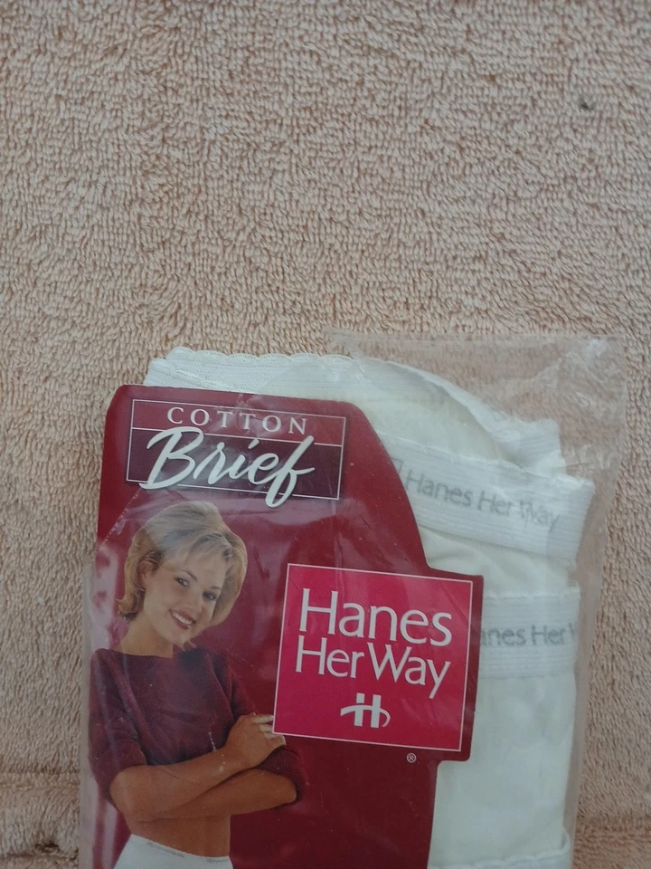 Vintage 1997 Hanes Her Way Cotton Briefs / Underwear Womens Size 8, Set Of 3 - Image 2 of 4