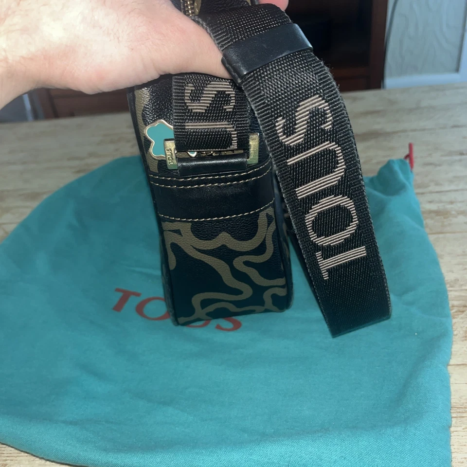 Bolso de hombro con logotipo TOUS estampado de oso negro y tostado Foto 4 de 4