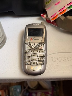 Kyocera Blade KE424C - Silver and Gray ( Telus ) Very Rare Cellular CDMA Phone