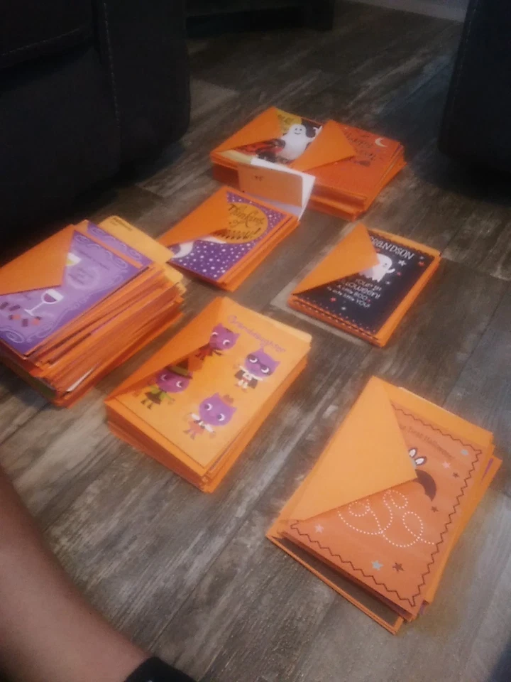 Nuevo Lote de 230 Sobres de Tarjetas de Halloween Sello Gato Perro Niños Araña Fantasma Niños Foto 4 de 4