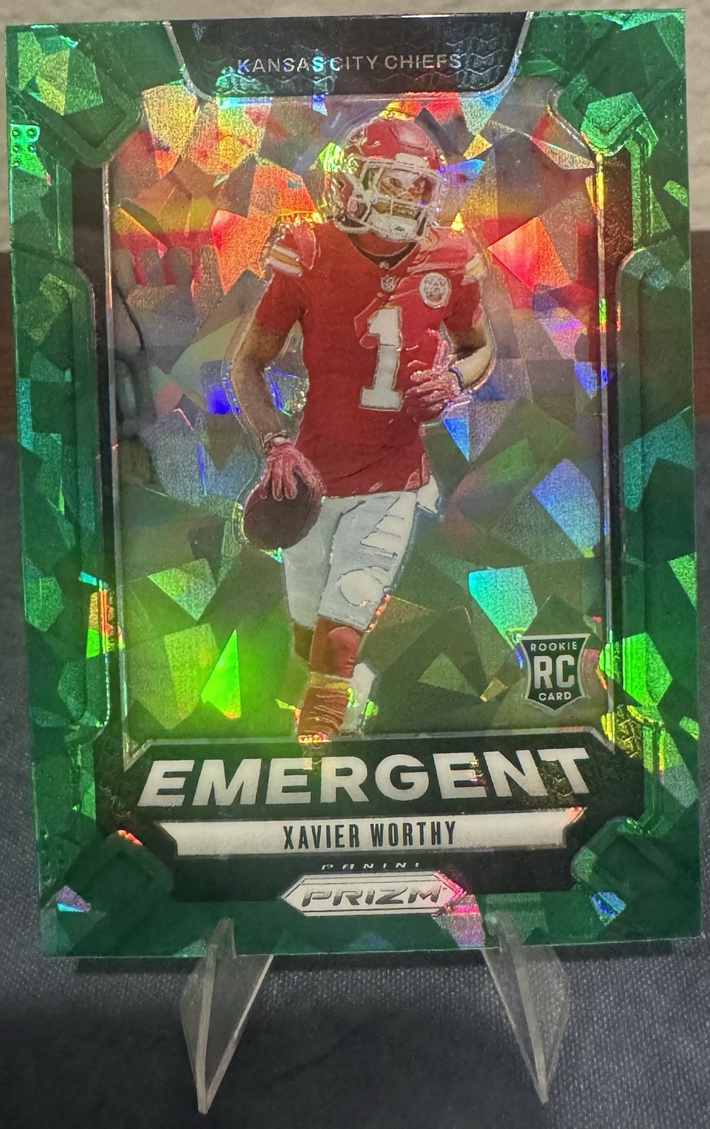 2024 Panini Prizm - Emergent Xavier Worthy #7 Green Cracked Ice Prizm (RC)