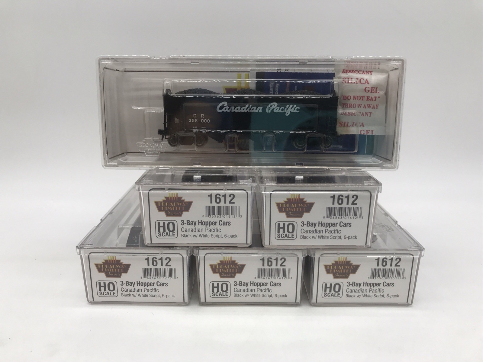 HO Scale BLI #1612 3-Bay Hopper Cars Canadian Pacific (6-pack) CBN