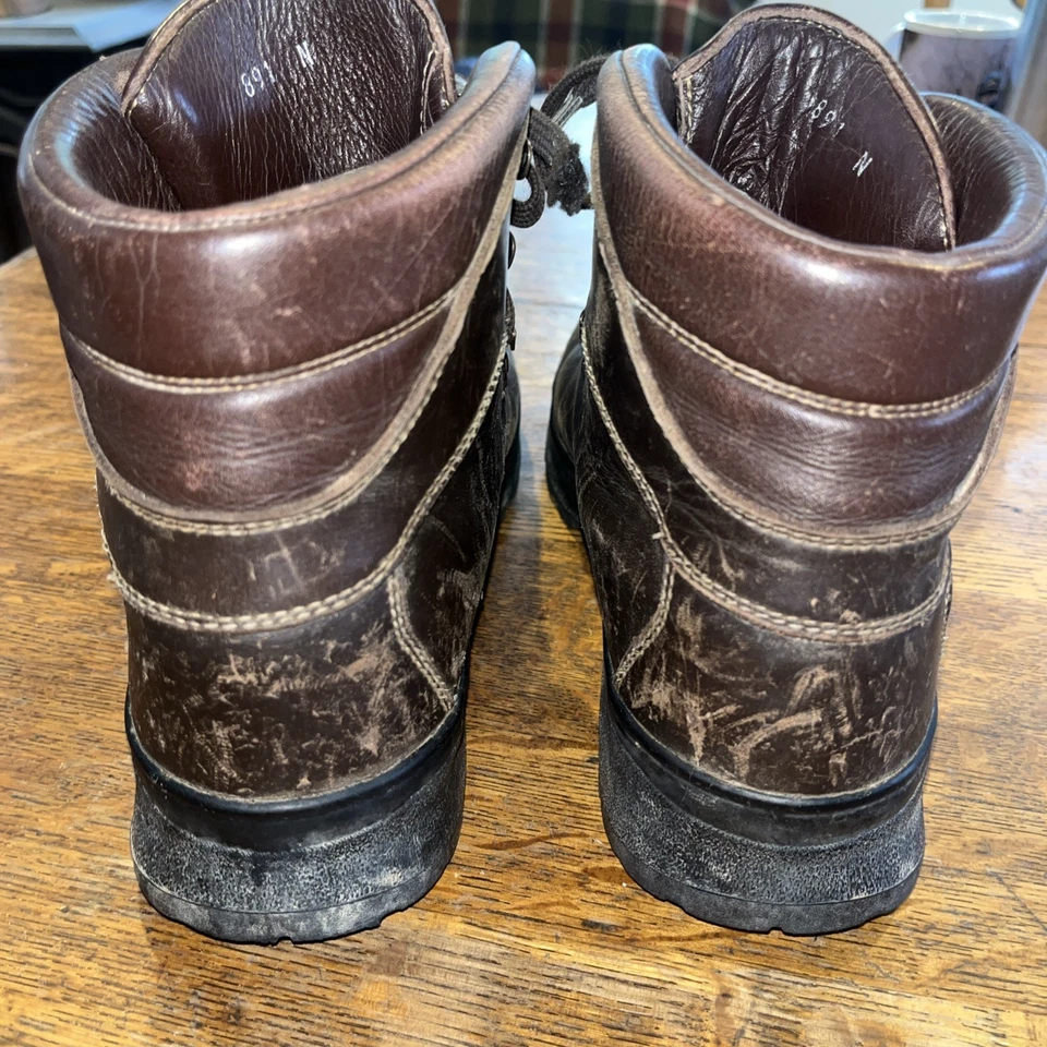 LL Bean Gortex Hiking Boot Mens 42 or 8 1/2 Vibram Soles - Image 4 of 4