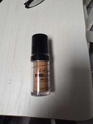 L.A. Girl Pro Coverage HD Illuminating Foundation 1 OZ - Warm Beige