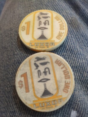 VINTAGE COLLECTIBLE $1 CASINO CHIP - LUXOR LAS VEGAS, NV Quantity=2