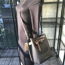 Michael Kors Lady Small MK Signature Messenger Crossbody Purse Handbag Bag Brown
