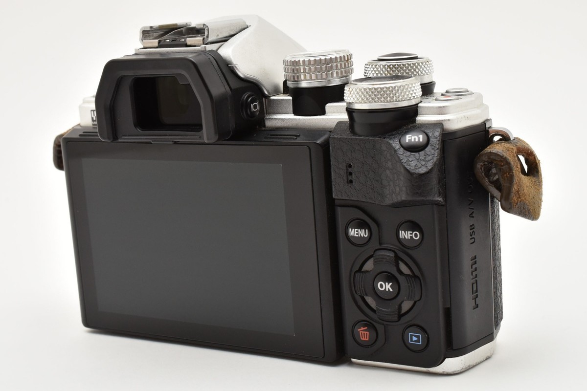 18585shots] Olympus OM-D E-M10 Mark II Mirrorless Camera w/ 14