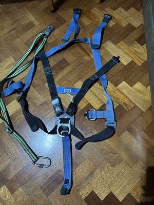 Kratos Body Harness und Schlüsselband mit fester Länge